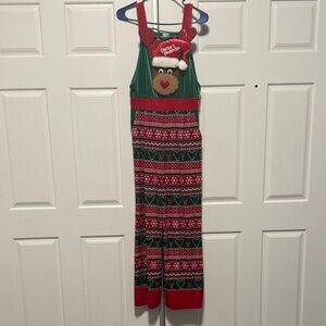 No Boundaries Red and Green Reindeer Pajama Set